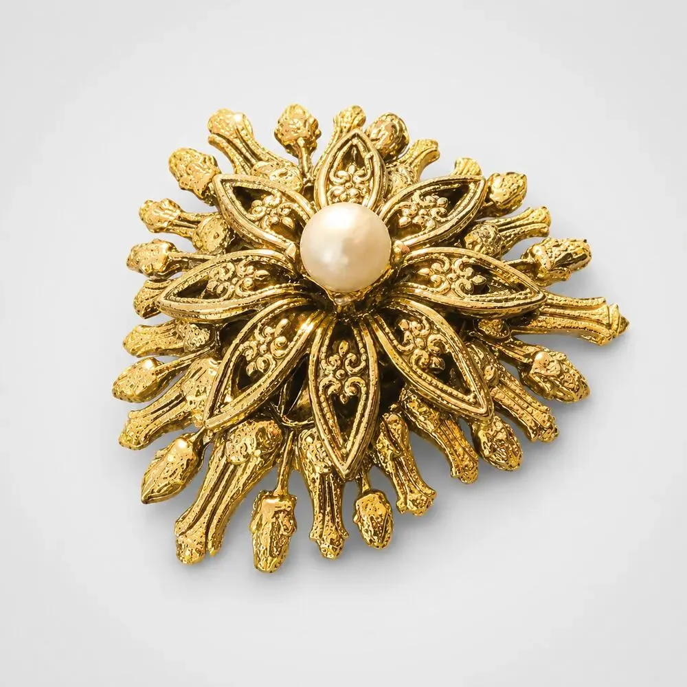 Victorian Style Flower‎ Brooch Pin Gold-tone Faux Pearl 1.5